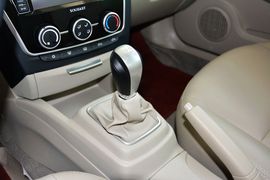 2015款东南V3菱悦1.5L手动幸福版