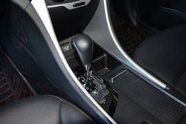 2015款现代索纳塔八经典