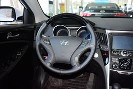 2015款现代索纳塔八经典