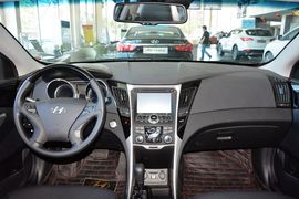 2015款现代索纳塔八经典