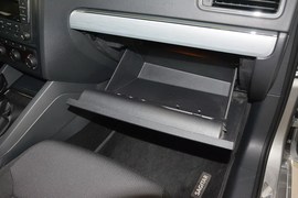 2015款大众速腾1.6L手自一体时尚型