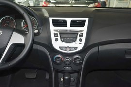 2014款现代瑞奕1.4L自动GLX