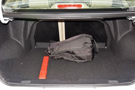 2015款别克凯越1.5L手动经典型