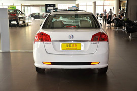 2015款别克凯越1.5L手动经典型