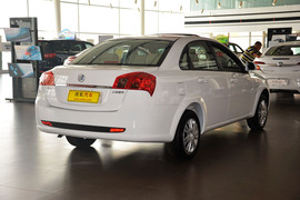 2015款别克凯越1.5L手动经典型