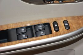 2015款别克凯越1.5L手动经典型