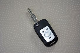 2015款别克凯越1.5L手动经典型
