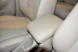 2015款别克凯越1.5L手动经典型