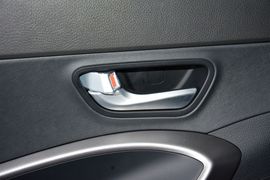 2015款现代全新胜达2.4L自动两驱智能型
