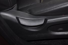 2015款现代全新胜达2.4L自动两驱智能型