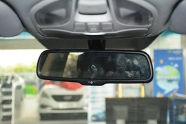 2015款现代全新胜达2.4L自动两驱智能型