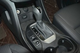 2015款现代全新胜达2.4L自动两驱智能型