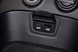 2015款现代全新胜达2.4L自动两驱智能型
