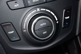 2015款现代全新胜达2.4L自动两驱智能型