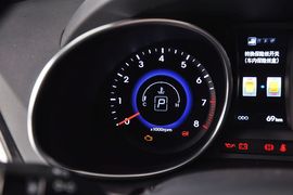 2015款现代全新胜达2.4L自动两驱智能型