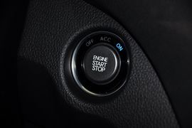 2015款现代全新胜达2.4L自动两驱智能型