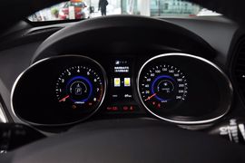 2015款现代全新胜达2.4L自动两驱智能型