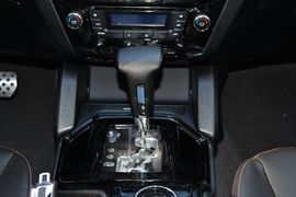   2014款吉利豪情SUV 2.4L自动两驱豪华型