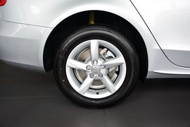 2015款奥迪A4L