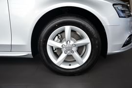 2015款奥迪A4L