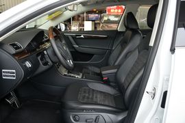 2015款大众迈腾2.0TSI尊贵型