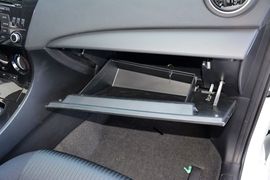 2015款马自达3星骋两厢1.6L手动舒适型