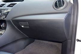 2015款马自达3星骋两厢1.6L手动舒适型