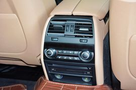 2013款宝马730Li豪华型