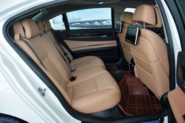2013款宝马730Li豪华型