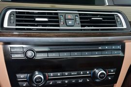 2013款宝马730Li豪华型