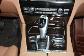 2013款宝马730Li豪华型