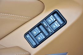 2013款华泰宝利格1.8T自动两驱智汇版