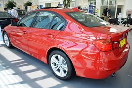 2015款宝马320i超悦版运动设计套装