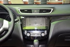 2014款日产奇骏2.5L