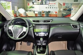 2014款日产奇骏2.5L