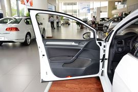 2015款大众高尔夫1.6L手动时尚型