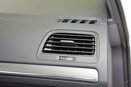 2015款大众高尔夫1.6L手动时尚型