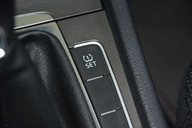 2015款大众高尔夫1.6L手动时尚型
