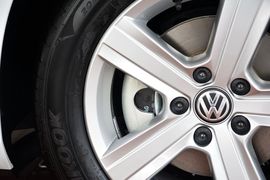 2015款大众高尔夫1.6L手动时尚型