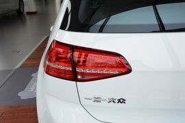 2015款大众高尔夫1.6L手动时尚型