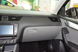 2015款斯柯达明锐1.6L自动逸俊版