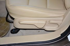 2015款北汽绅宝D20三厢1.5L自动乐享版