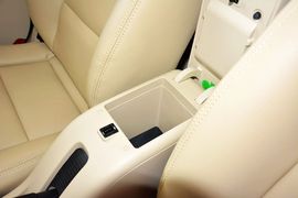 2015款北汽绅宝D20三厢1.5L自动乐享版