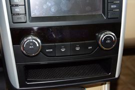 2015款北汽绅宝D20三厢1.5L自动乐享版