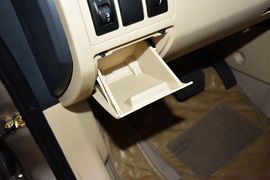 2015款北汽绅宝D20三厢1.5L自动乐享版