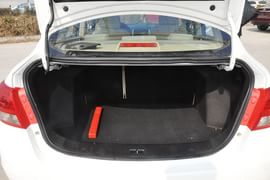 2015款北汽绅宝D20三厢1.3L手动乐活版