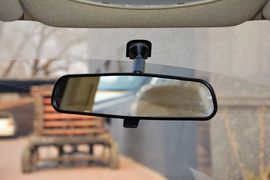 2015款北汽绅宝D20三厢1.3L手动乐活版