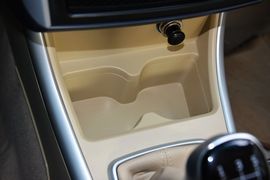 2015款北汽绅宝D20三厢1.3L手动乐活版