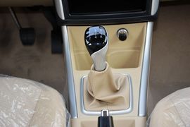 2015款北汽绅宝D20三厢1.3L手动乐活版