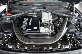 2014款宝马M4敞篷轿跑车
